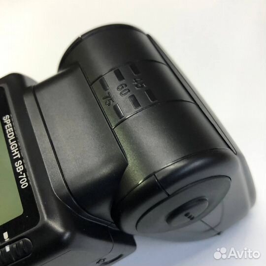 Фотовспышка Nikon Speedlight SB-700 (S/n)