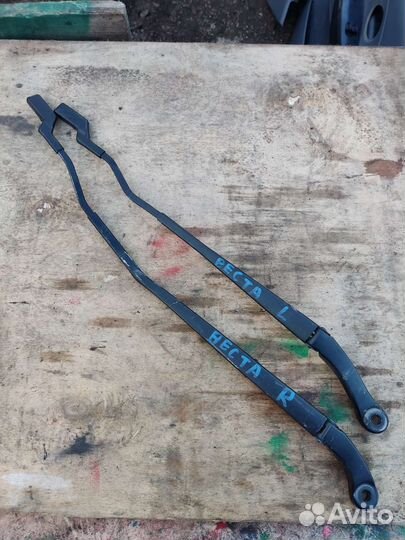 Щетка держатели Лада Веста