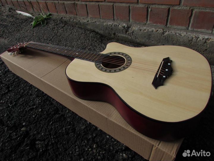 Гитара акустическая