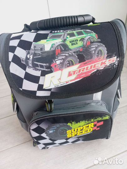 Школьный рюкзак