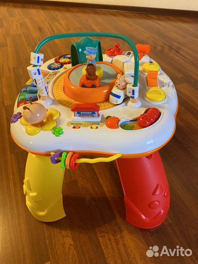 Развивающий столик жирафики