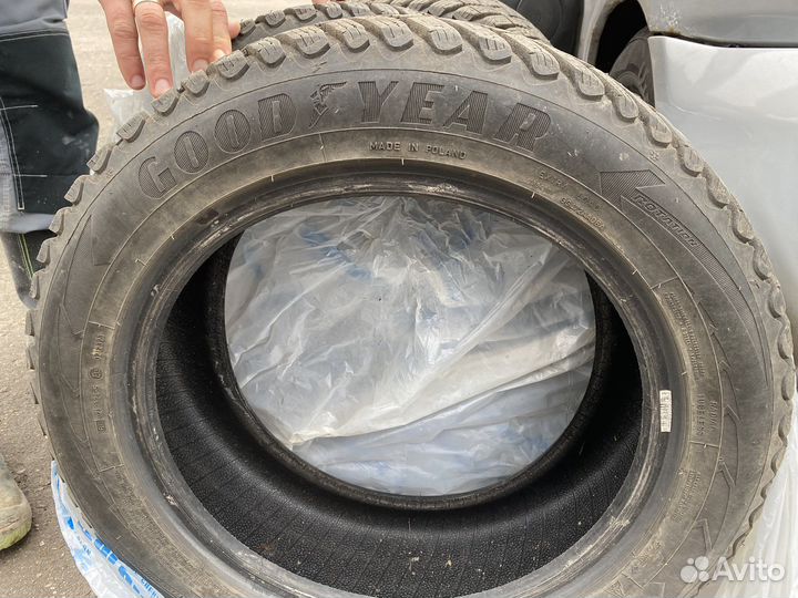 Goodyear UltraGrip Ice 205/55 R16
