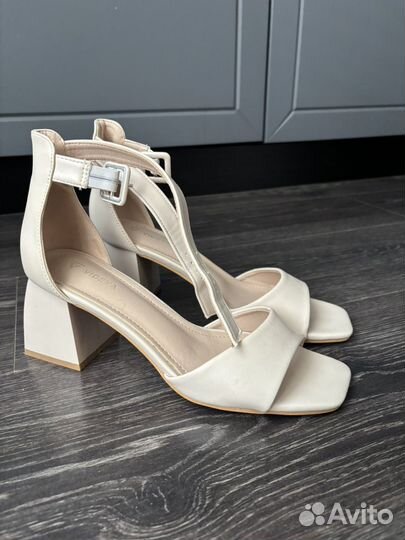 Босоножки женские 40 размер