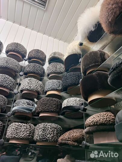 Каракулевая шапка