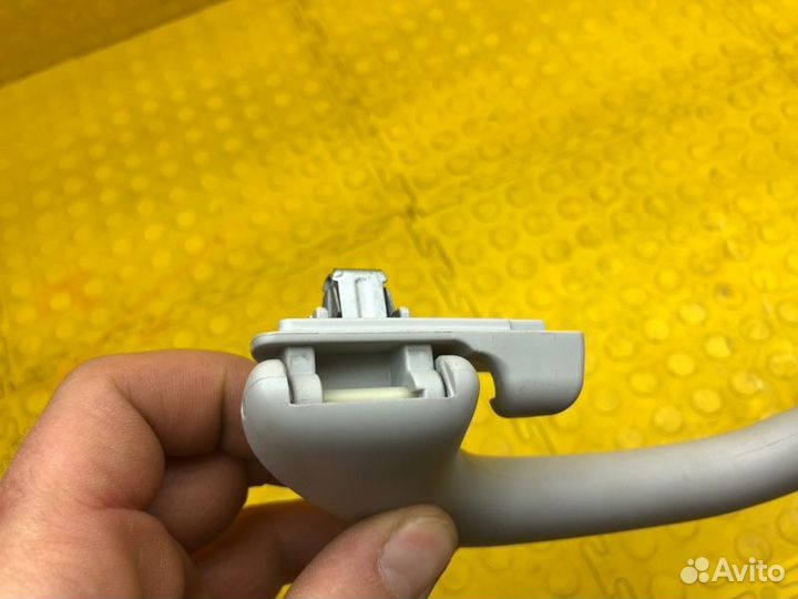 Ручка салона задняя Skoda Rapid CWV 678727 2019