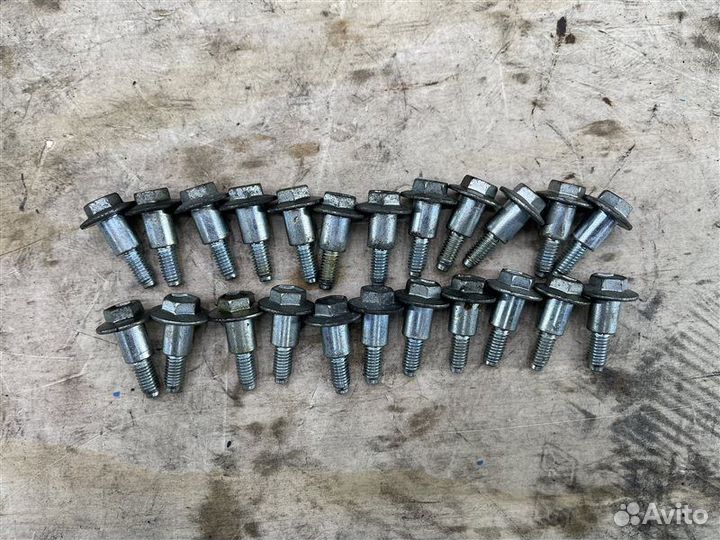 Болты клапанной крышки Nissan Skyline V36 VQ25HR