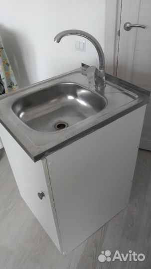 Мойка с тумбой и смесителем