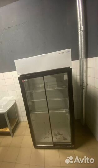 Холодильный шкаф