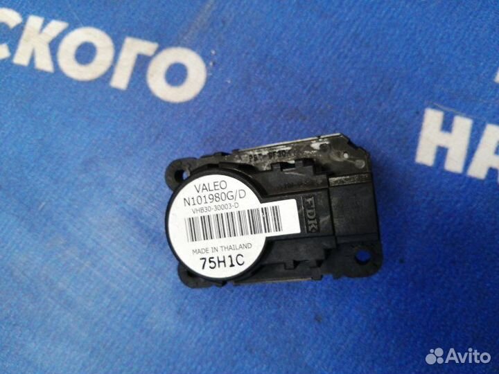 Моторчик заслонок отопителя Skoda Octavia A5