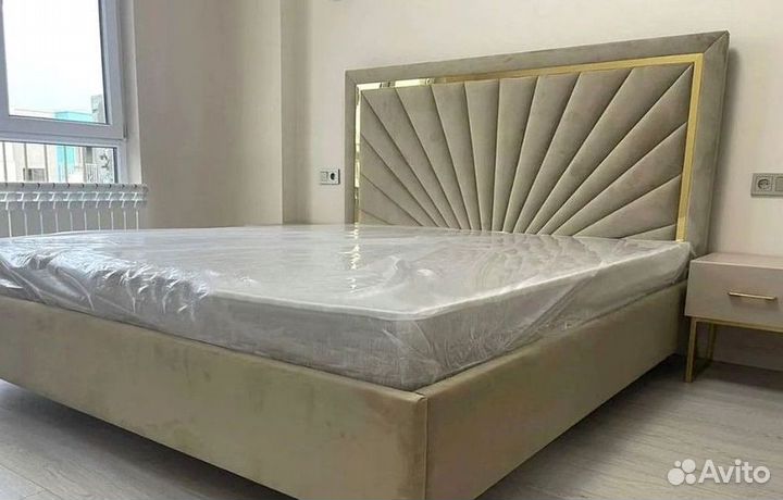 Кровать с подъемным механизмом двуспальная