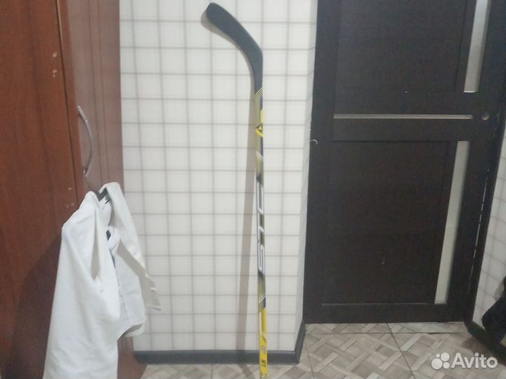 Клюшка хоккейная