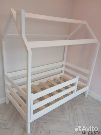 Детская кровать с ящиками