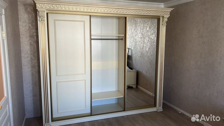 Шкаф-купе 2,38 м, патина золото или серебро