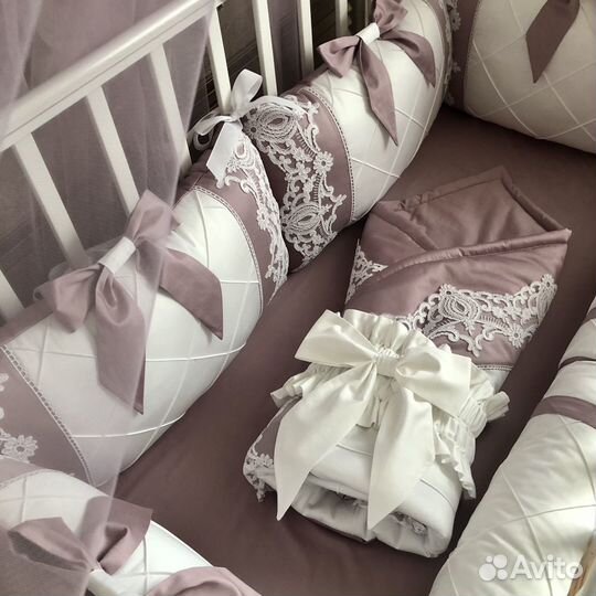 Бортики в кроватку новые, одеялко на выписку
