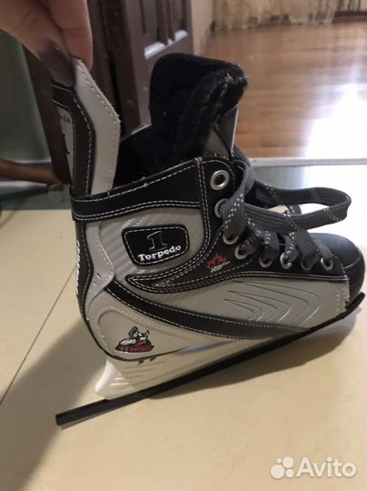 Коньки хоккейные