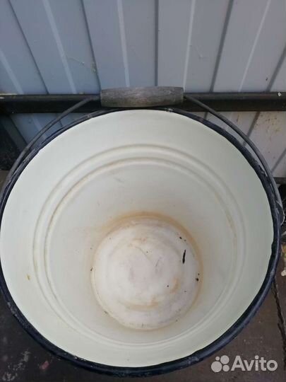 Эмалированное ведро