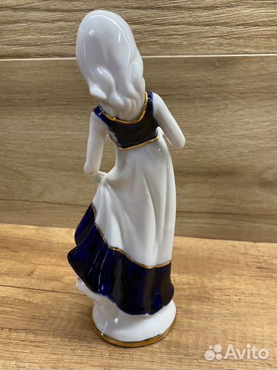 Фарфоровые статуэтки Трио