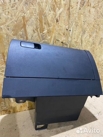 Бардачок Volkswagen Polo cедан cfna 2012