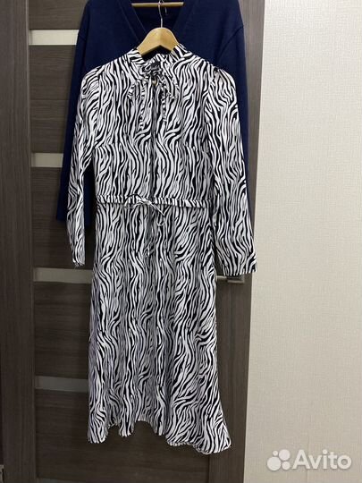 Платье с анималистичным принтом