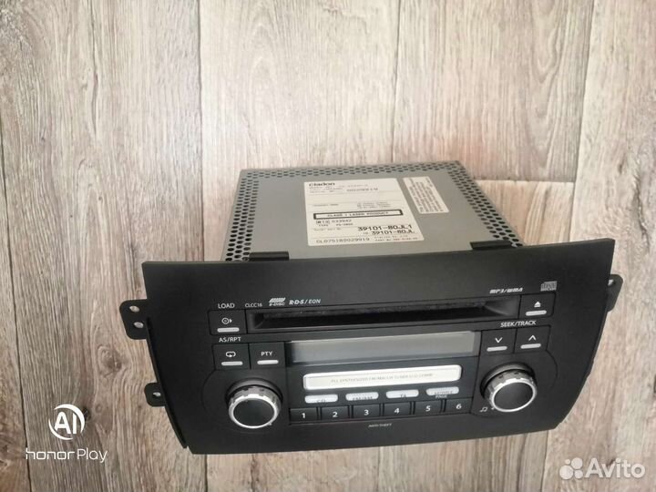 Продам штатную автомагнитолу Сузуки сх4