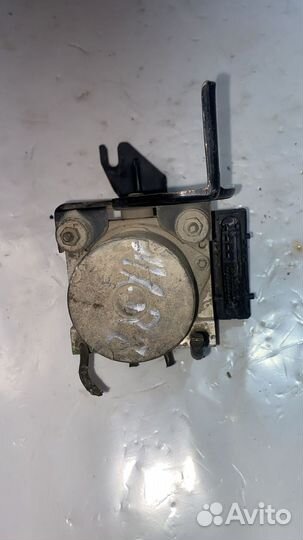 Блок ABS (насос) Nissan March K12 CR12DE 2003 год