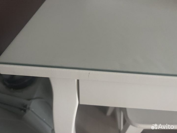 Гримерный столик с зеркалом и скамейкой