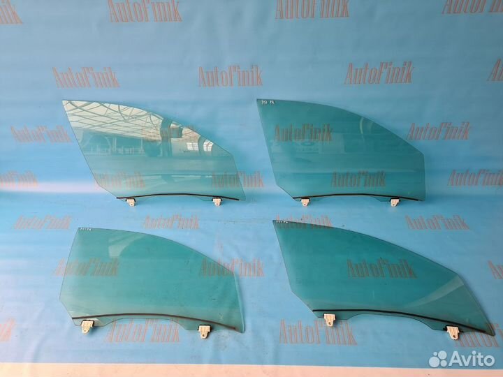 Стекло двери переднее правое Infiniti M Q70 Y51