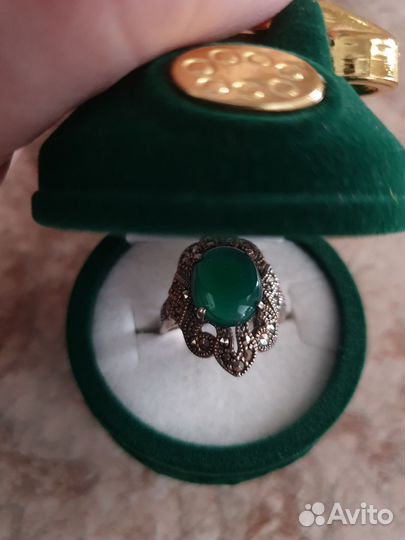 Серебряные серьги и кольцо с агатом