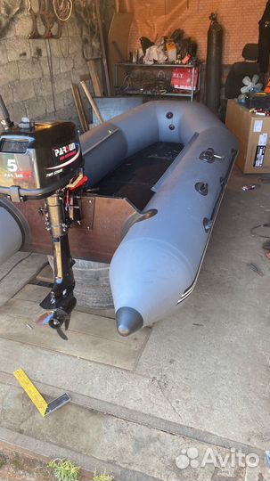 Надувная лодка с мотором