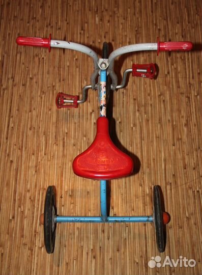 Велосипед детский педальный трехколесный Трицикл