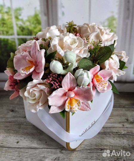 Букет роз и орхидей из мыла