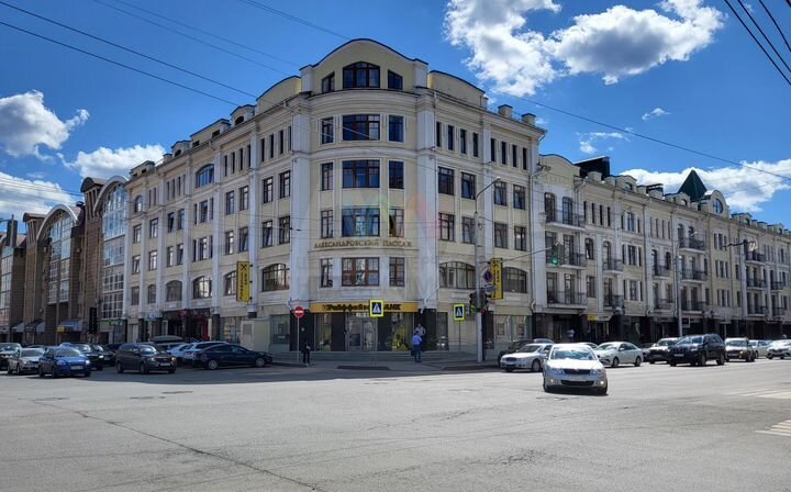 Торгово-офисное помещение в бизнес-центре