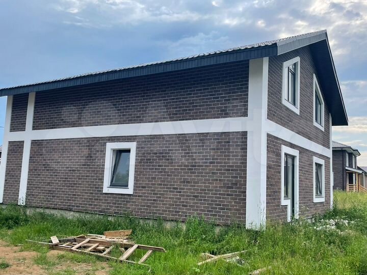 Дом 240 м² на участке 5 сот.