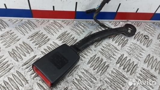 Защелка ремня безопасности skoda octavia A7 (1NT16