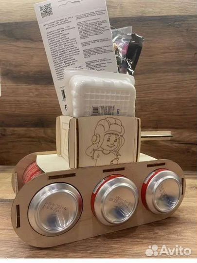 Подарочная упаковка танк под пиво из фанеры