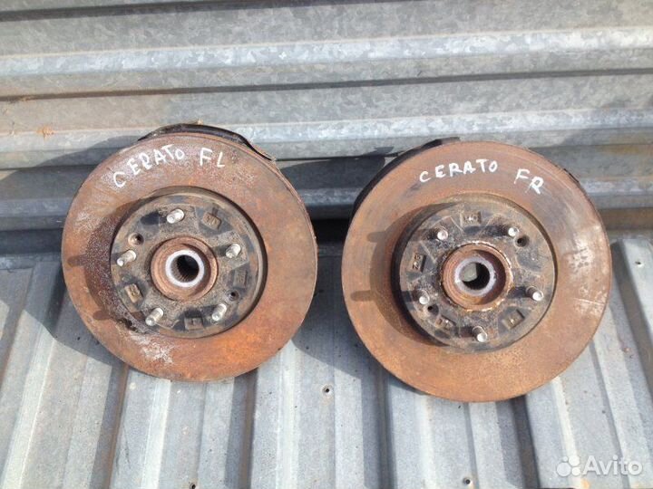 Кулак поворотный передний правый Kia Cerato YD