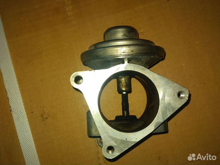 Клапан EGR 038129637D 2.0 TDI BKD VW Audi