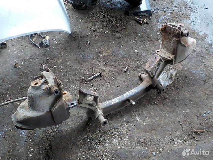 Подрамник газ 31105