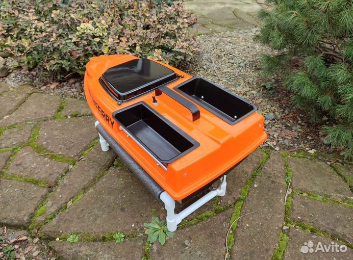 Прикормочный карповый кораблик Ранферри Speed V4