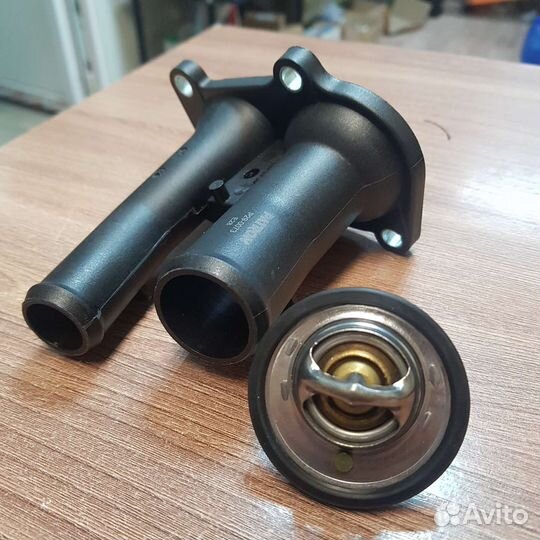 Термостат с крышкой Ford Focus 2 1.6