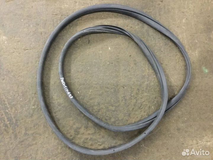 Уплотнитель двери Nissan Pathfinder R51M 2004-2013