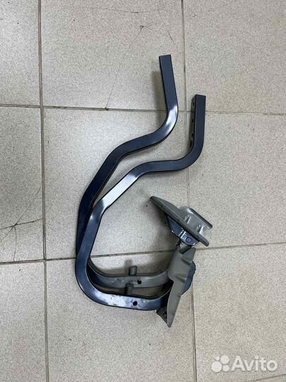 Петля крышки багaжника Nissan Almera G15