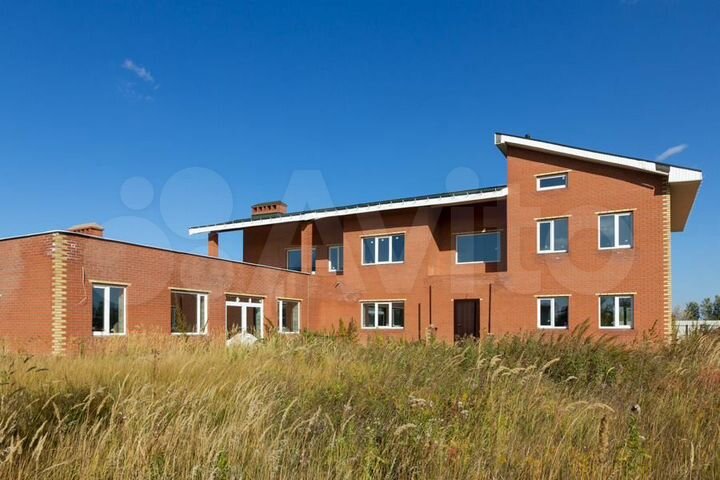 Дом 411 м² на участке 15 сот.