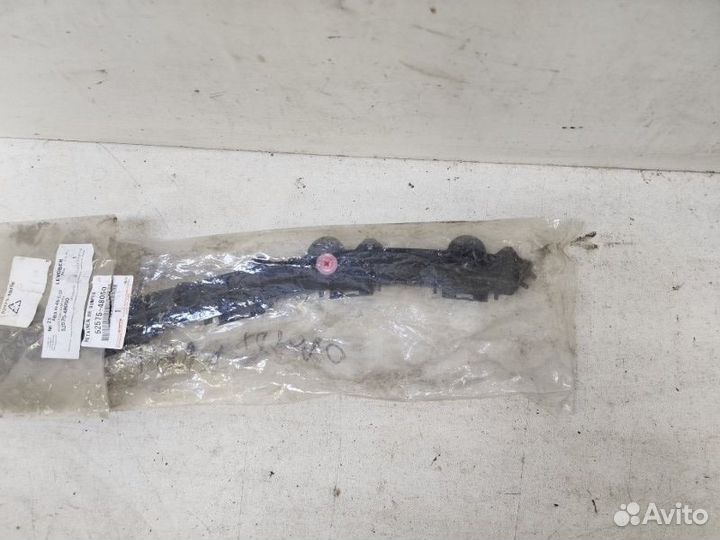 Кронштейн бампера задний правый Lexus Rx 4