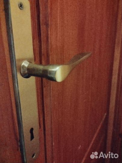 Дверная ручка с замком