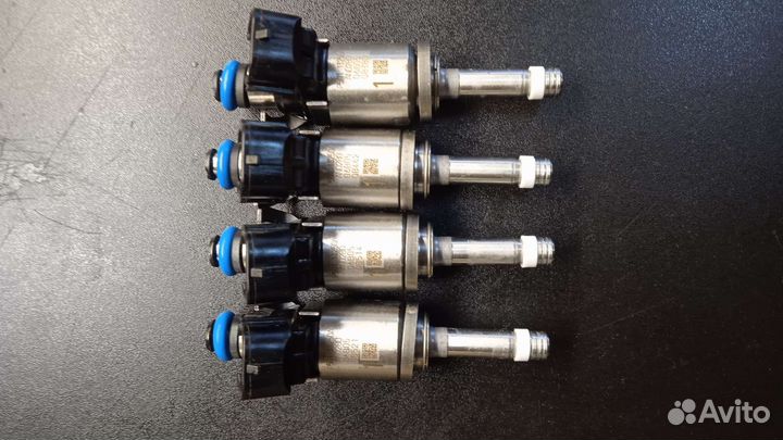 Форсунки топливные mazda 3 (P50113250A)