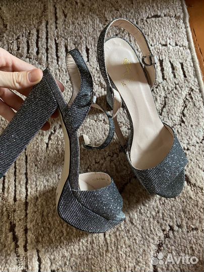 Босоножки женские