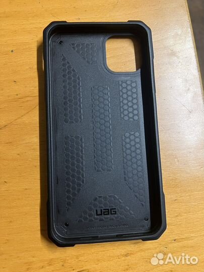Чехол на iPhone 11 pro max uag