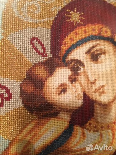 Икона Божьей матери, вышитая крестиком