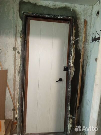 Дверь входная металлическая правая бу